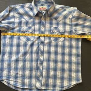 Vintage Wrangler Snap button down shirt
